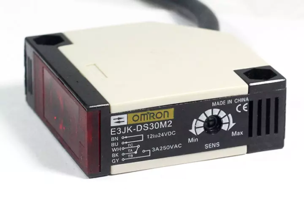 cam-bien-quang-omron-e3jk-ds30m1.png