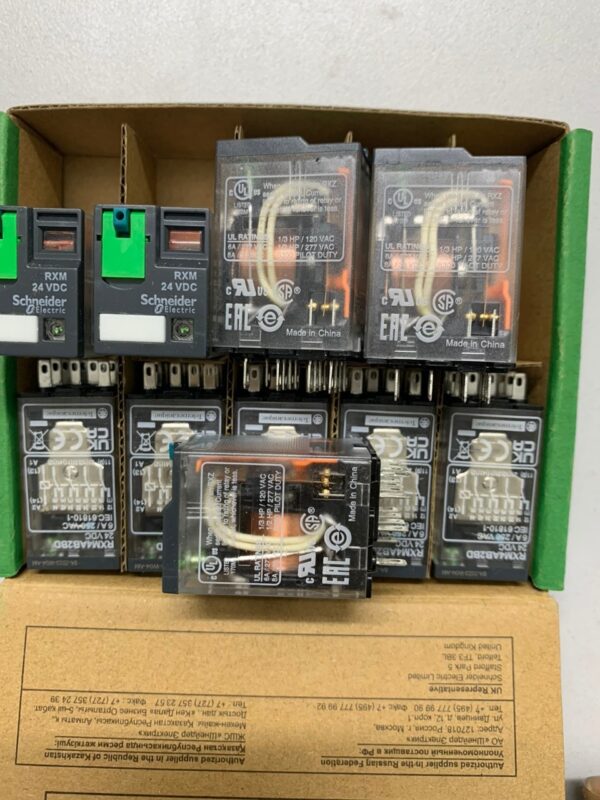 Rơ le kiếng RXM4AB2BD Schneider - 24VDC - 6A - 14 chân