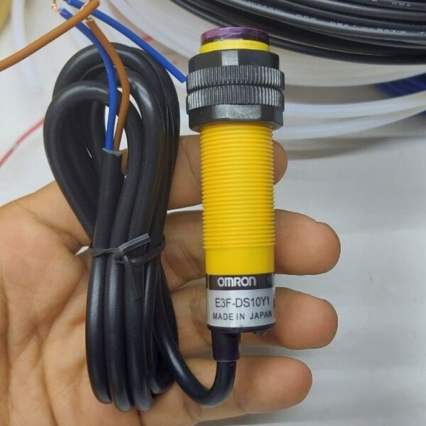cam-bien-quang-E3F-DS10Y1.jpg