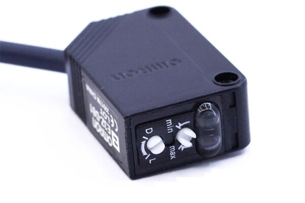 cam-bien-quang-omron-e3z-d81-12-24vdc-npn-2.jpg